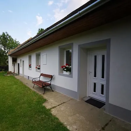 Apartment Huvoesvoelgy Vendeghaz Lokut