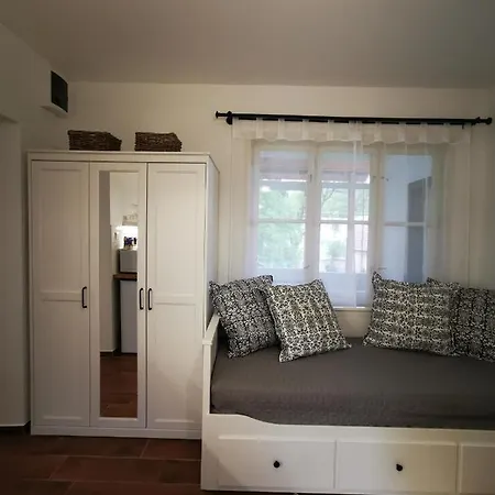 Hűvösvölgy Apartman *