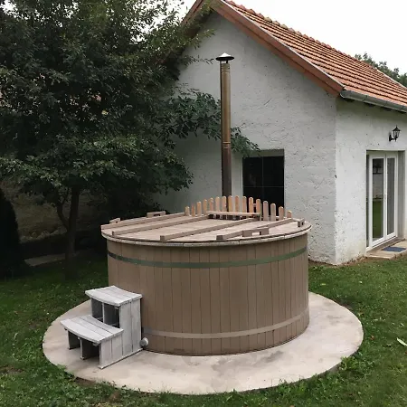 Huvoesvoelgy Vendeghaz Lägenhet Lokut